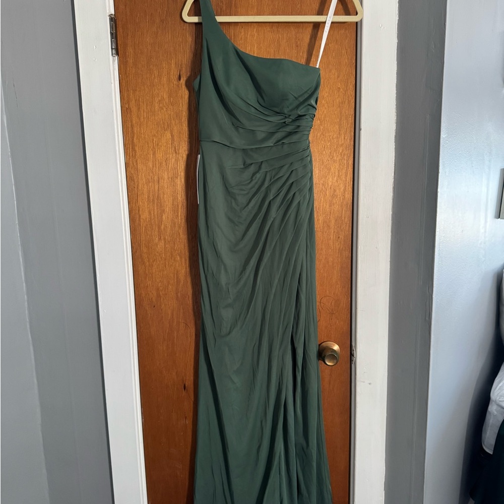 Elegant Green One-Shoulder Dress
